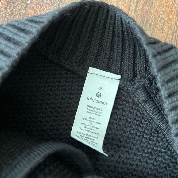 Lululemon On The Go Poncho 
One Size 
Black - Picture 4 of 9